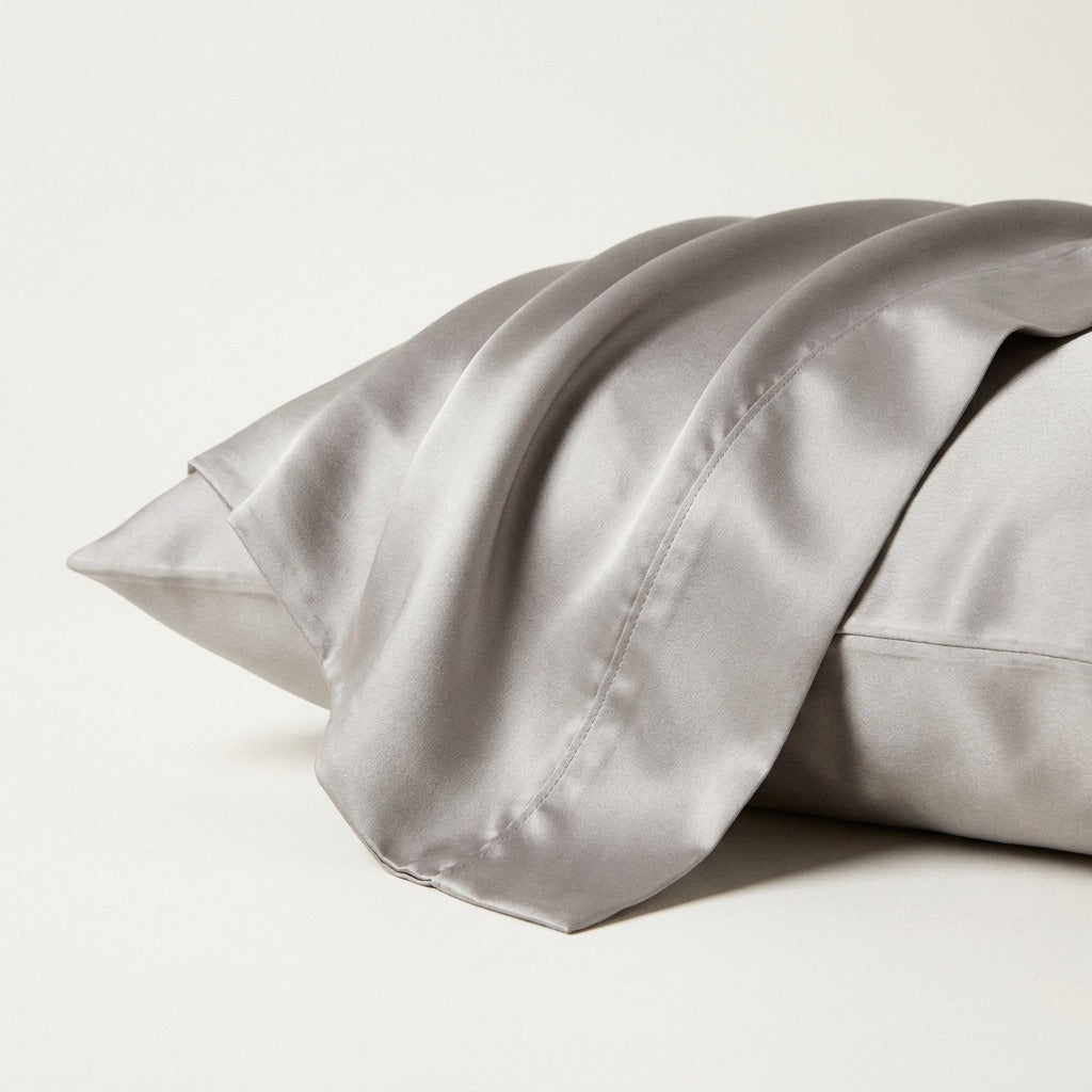 The Wisp mulberry silk pillowcase in Grey